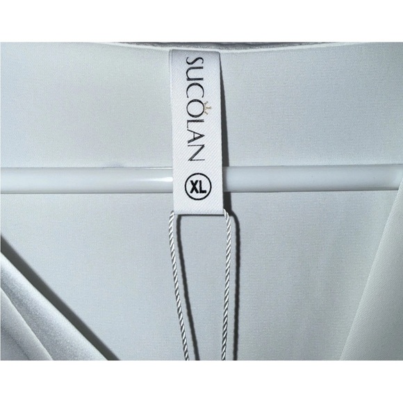 Auckland Women's White V-Neck Top NWT Sz XL - Picture 3 of 5